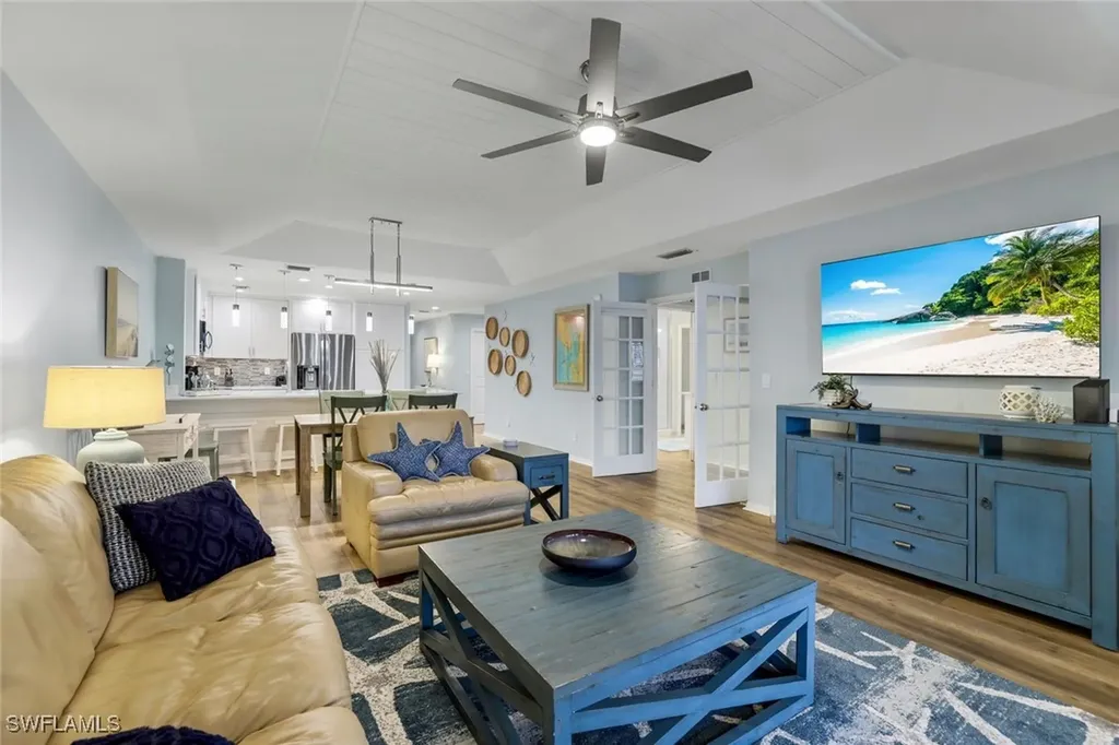 9101 Vanderbilt Drive Naples FL 34108
