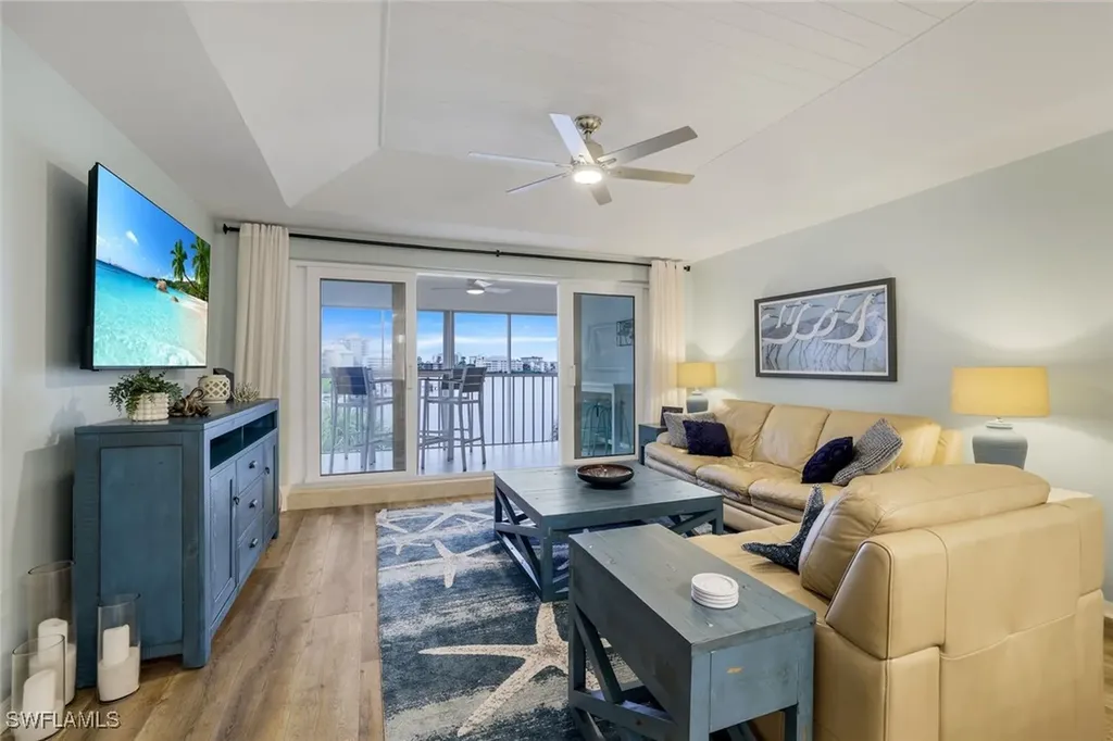 9101 Vanderbilt Drive Naples FL 34108