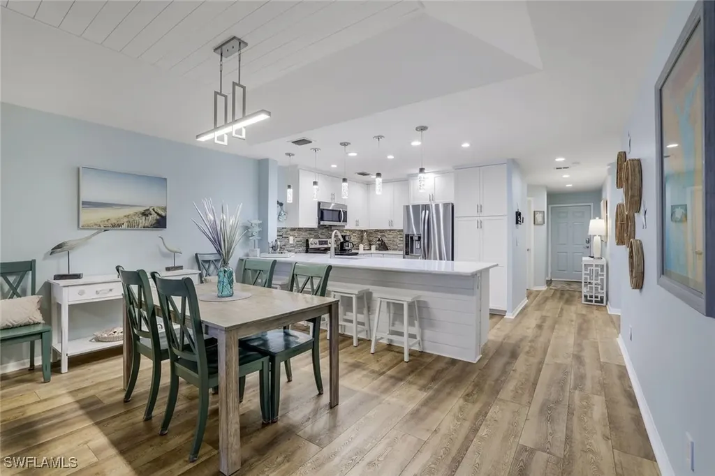 9101 Vanderbilt Drive Naples FL 34108