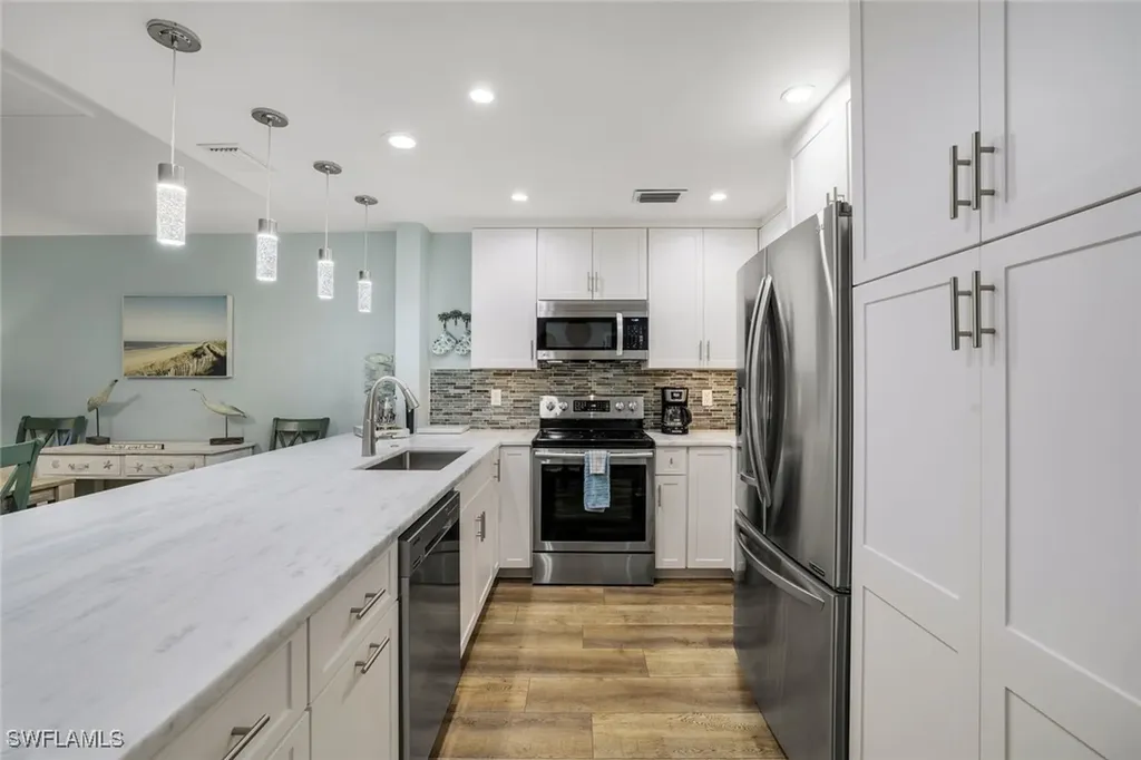 9101 Vanderbilt Drive Naples FL 34108