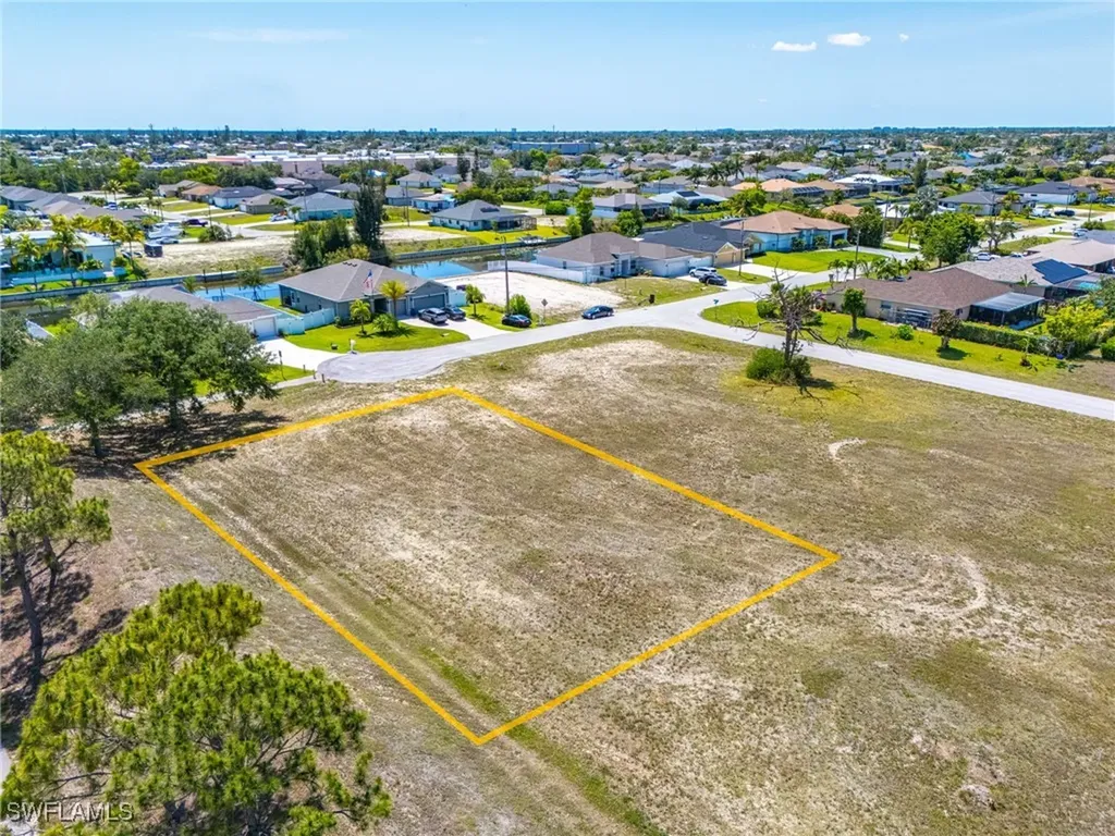 2418 SW 11th Avenue Cape Coral FL 33914