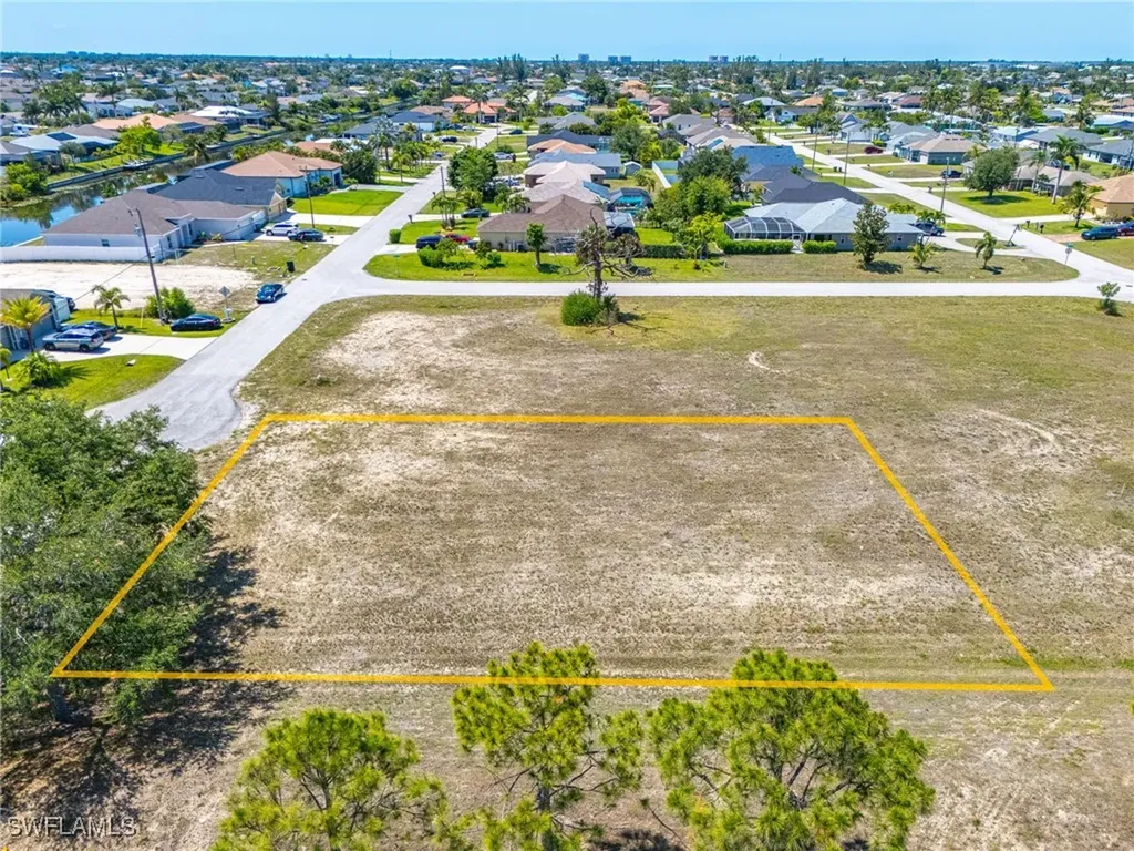 2418 SW 11th Avenue Cape Coral FL 33914
