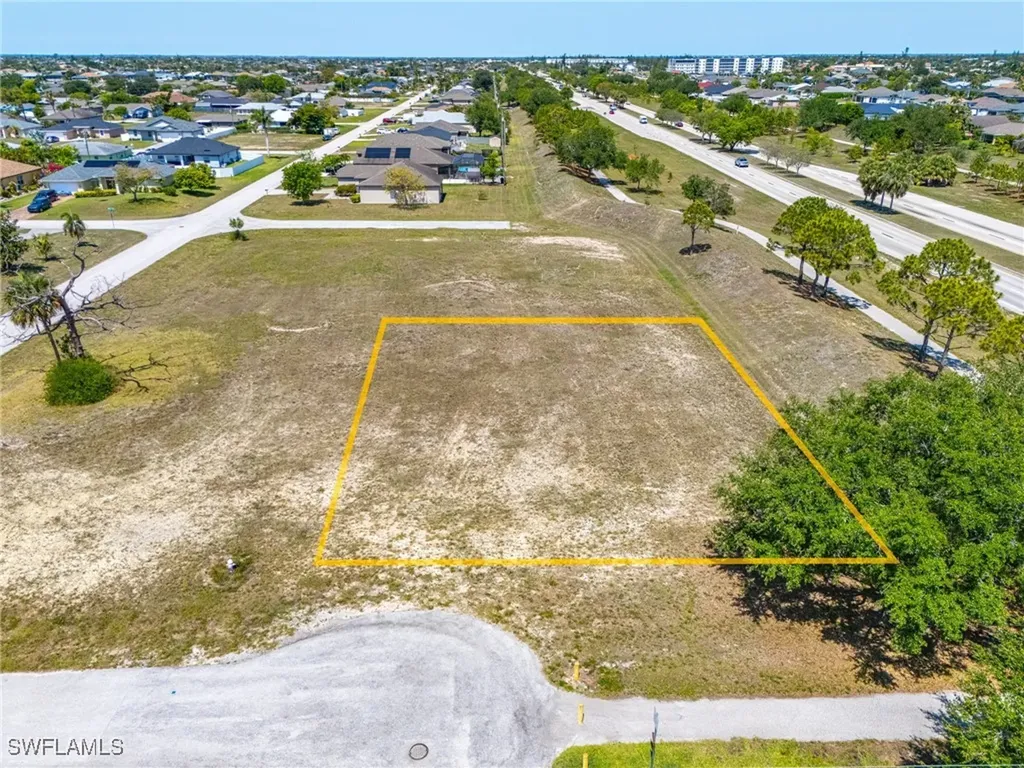 2418 SW 11th Avenue Cape Coral FL 33914