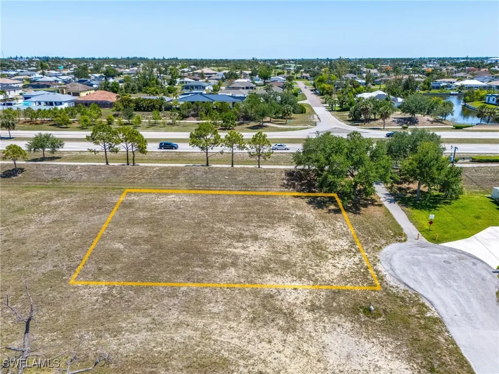 2418 SW 11th Avenue Cape Coral FL 33914