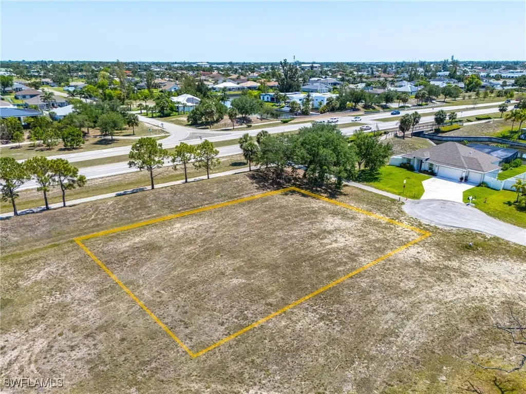 2418 SW 11th Avenue Cape Coral FL 33914