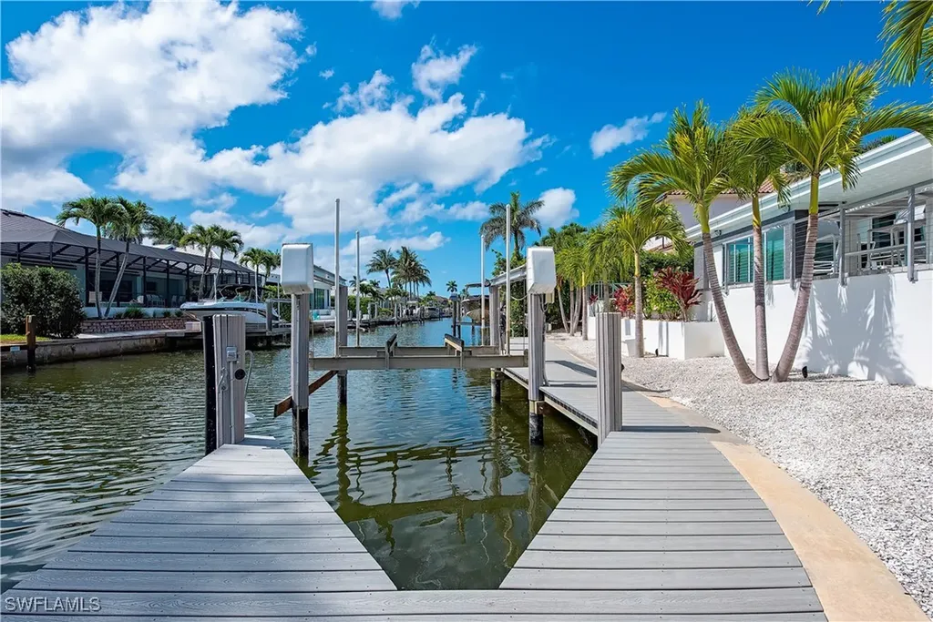 1807 Snook Drive Naples FL 34102