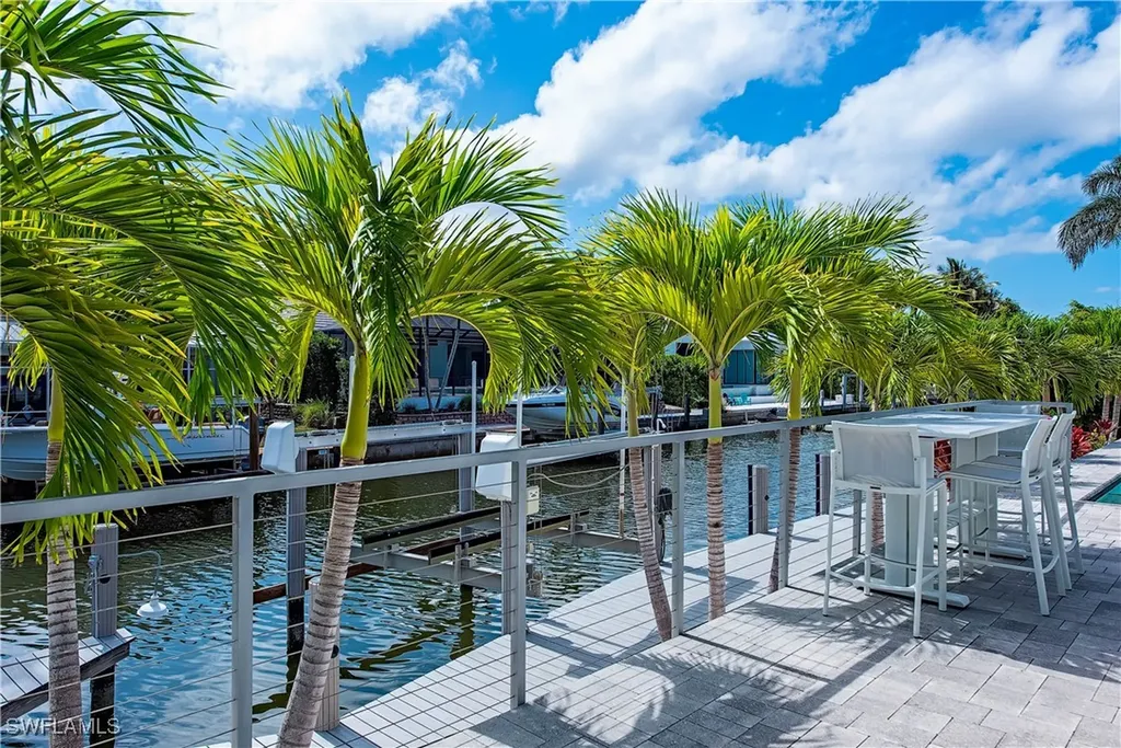 1807 Snook Drive Naples FL 34102