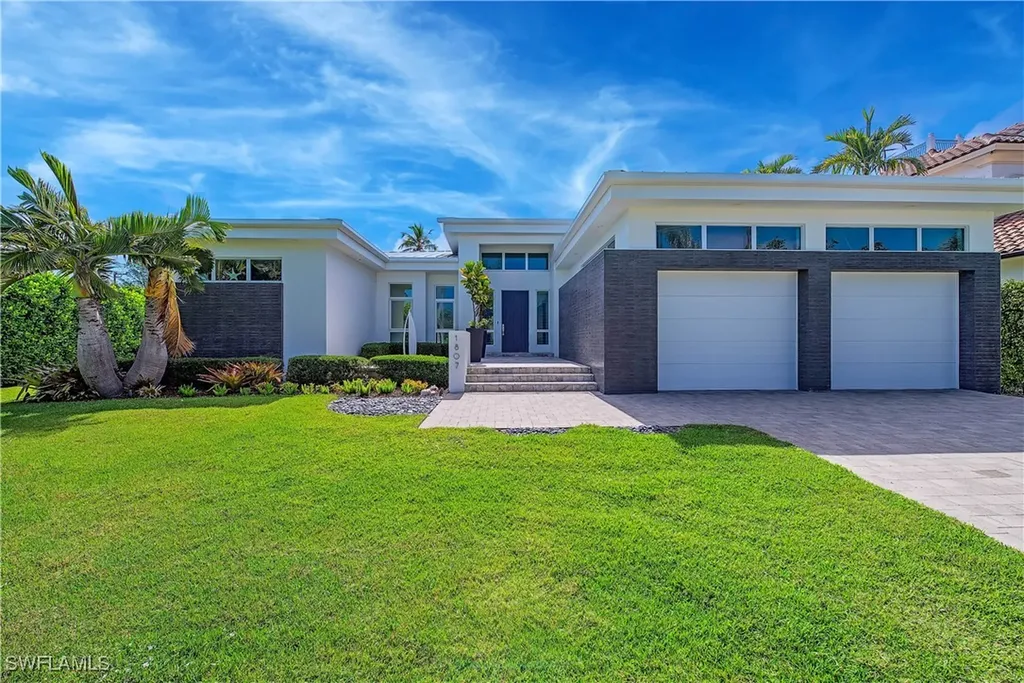 1807 Snook Drive Naples FL 34102