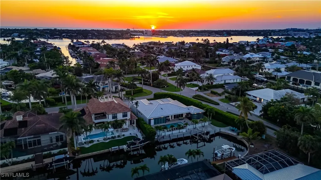 1807 Snook Drive Naples FL 34102