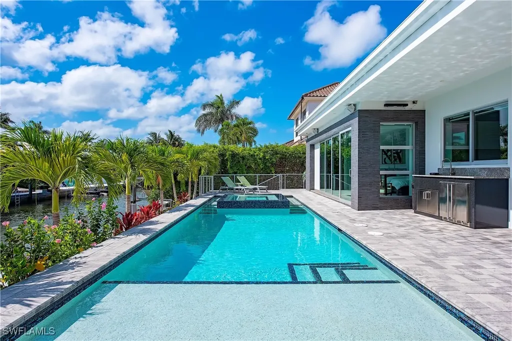 1807 Snook Drive Naples FL 34102