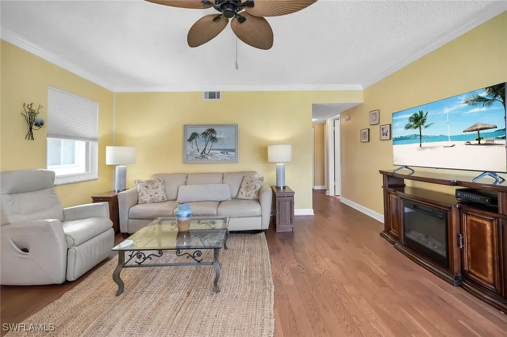 1155 Sandpiper Street Naples FL 34102