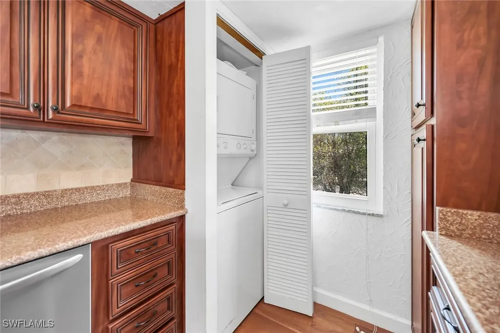 1155 Sandpiper Street Naples FL 34102