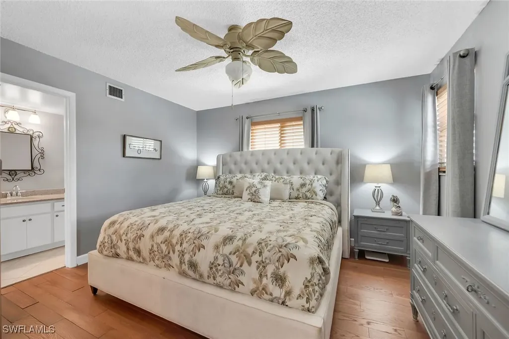 1155 Sandpiper Street Naples FL 34102