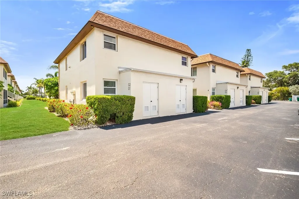 1155 Sandpiper Street Naples FL 34102