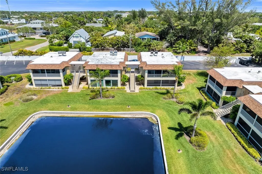 1155 Sandpiper Street Naples FL 34102