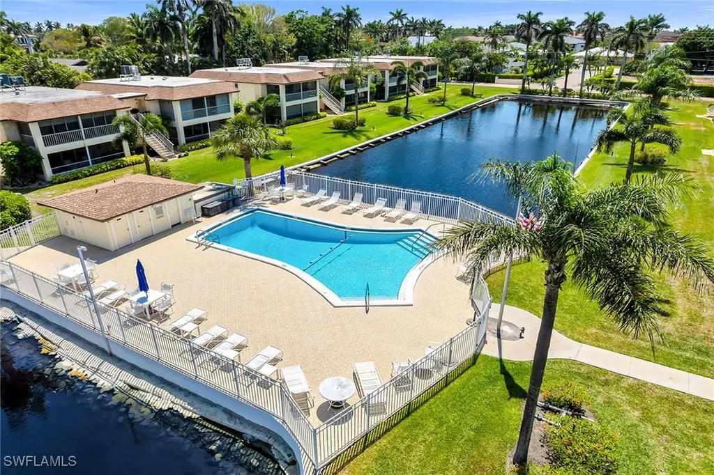 1155 Sandpiper Street Naples FL 34102