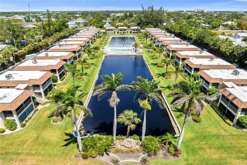 1155 Sandpiper Street Naples FL 34102