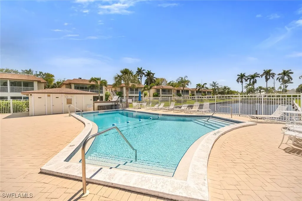 1155 Sandpiper Street Naples FL 34102