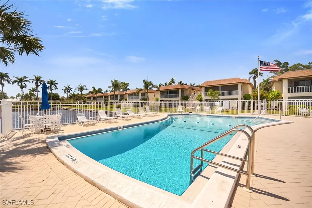 1155 Sandpiper Street Naples FL 34102