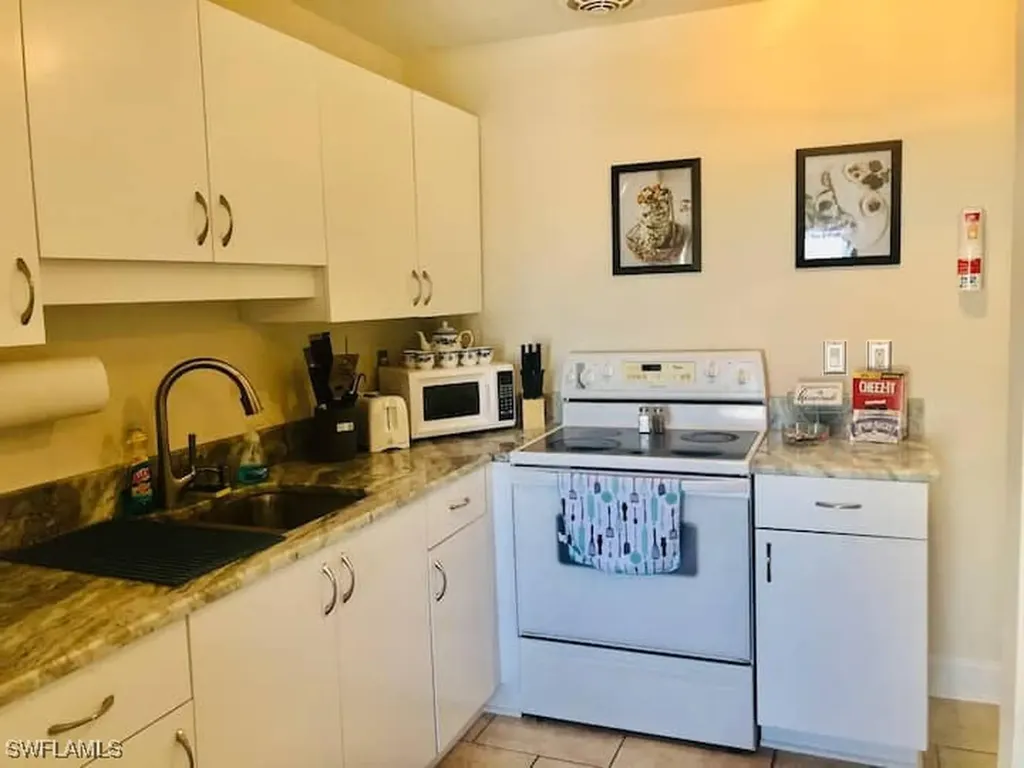 1726 Bikini Court Cape Coral FL 33904