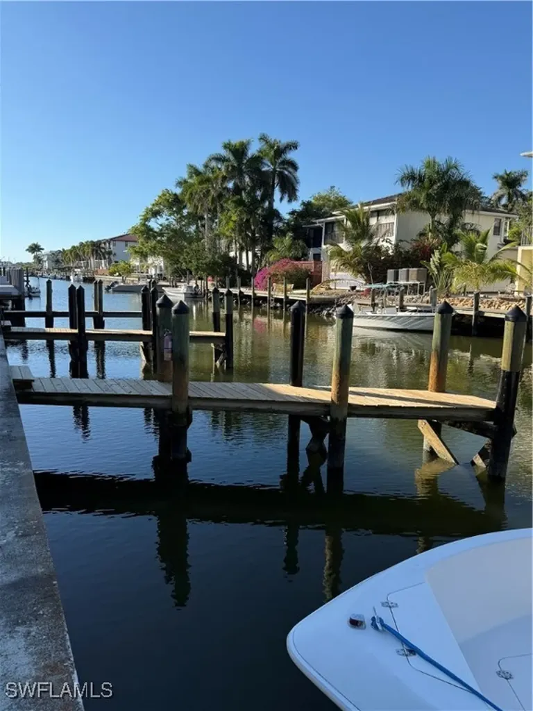 1523 Chesapeake Avenue Naples FL 34102