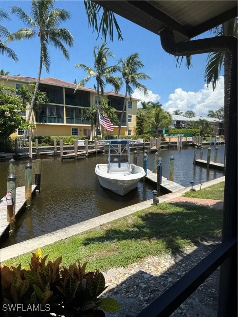 1523 Chesapeake Avenue Naples FL 34102