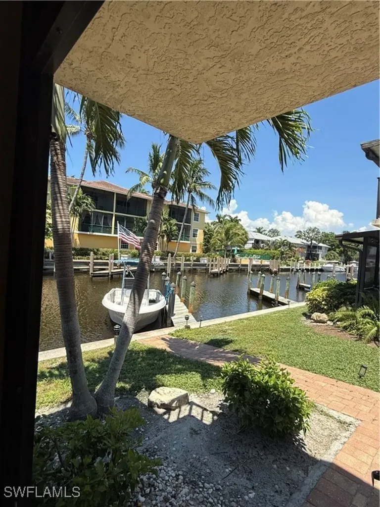 1523 Chesapeake Avenue Naples FL 34102