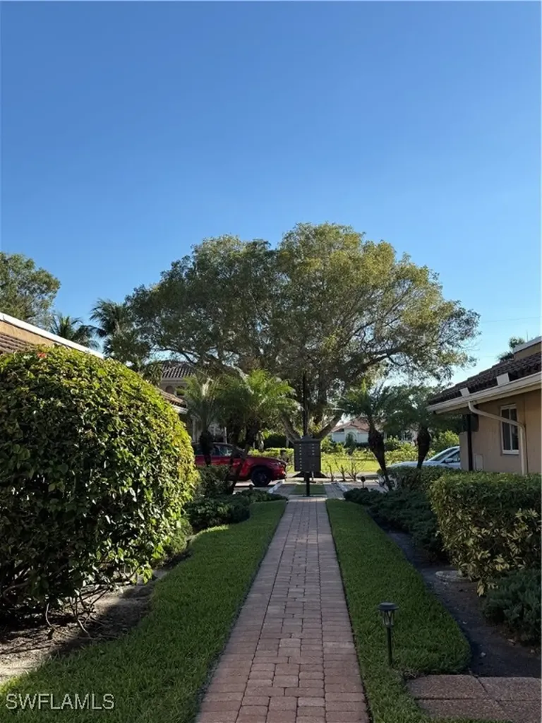 1523 Chesapeake Avenue Naples FL 34102