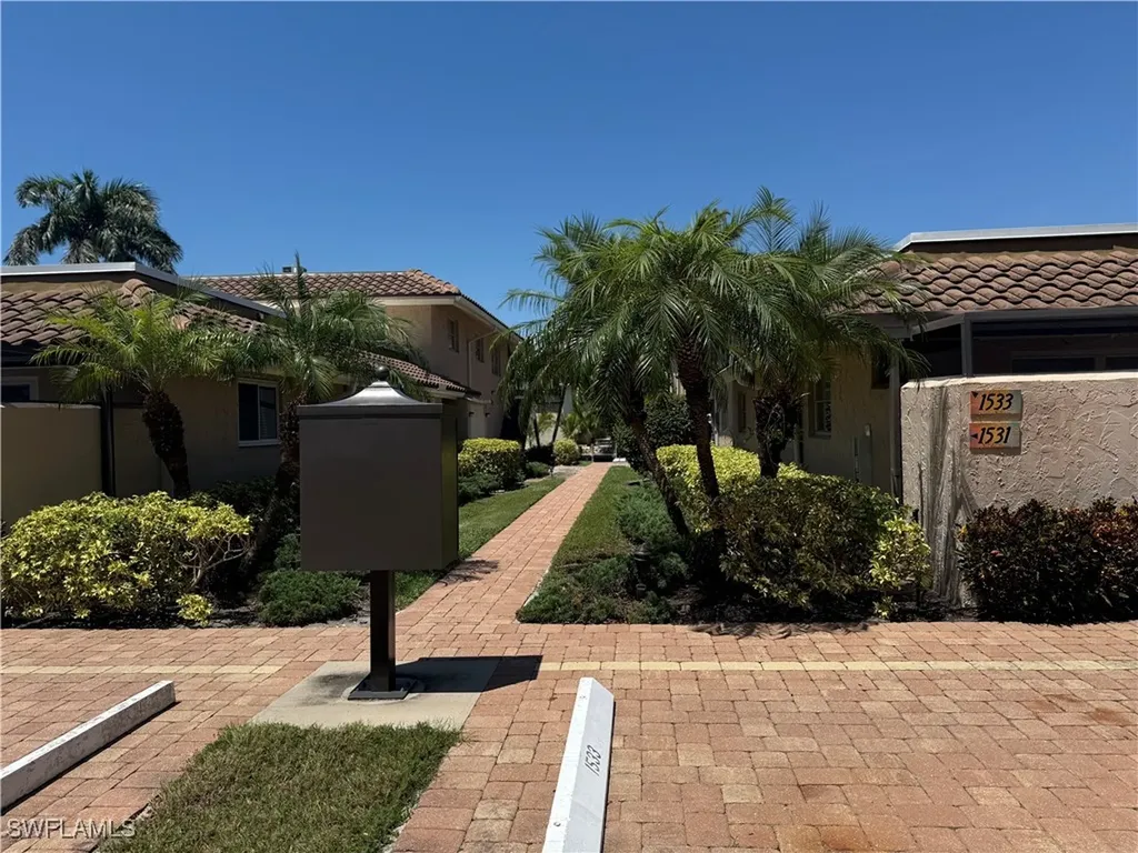 1523 Chesapeake Avenue Naples FL 34102
