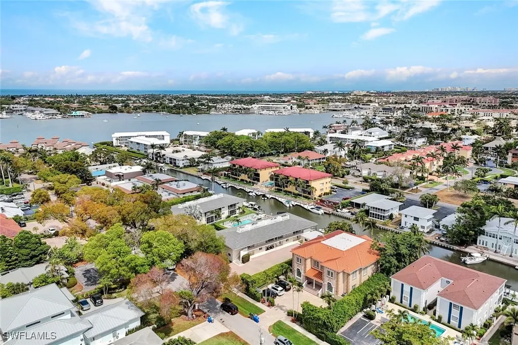 1485 Chesapeake Avenue Naples FL 34102
