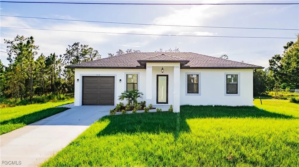 919 Glenn Avenue Lehigh Acres FL 33972