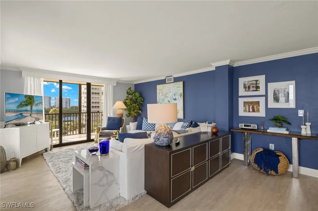 15 Bluebill Avenue Naples FL 34108