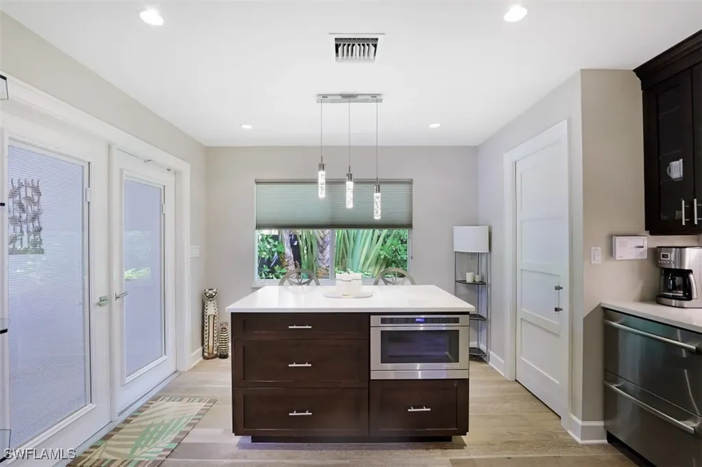 1199 9th Avenue N Naples FL 34102