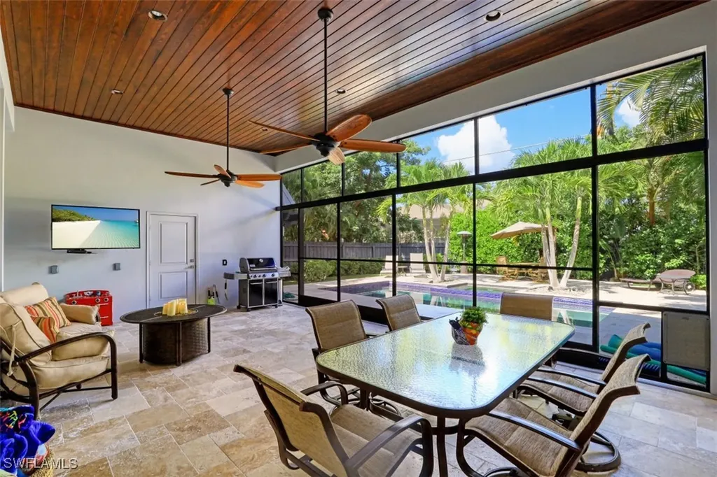 1199 9th Avenue N Naples FL 34102