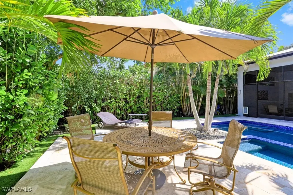 1199 9th Avenue N Naples FL 34102