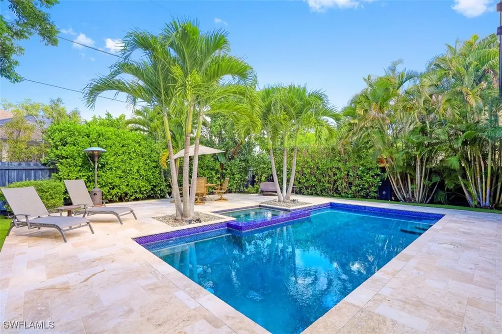 1199 9th Avenue N Naples FL 34102