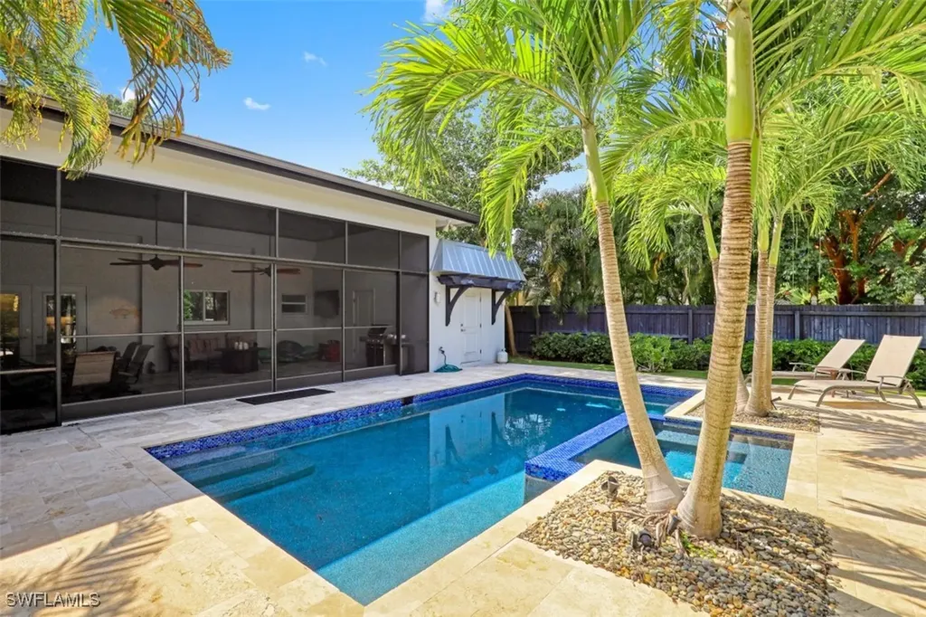 1199 9th Avenue N Naples FL 34102