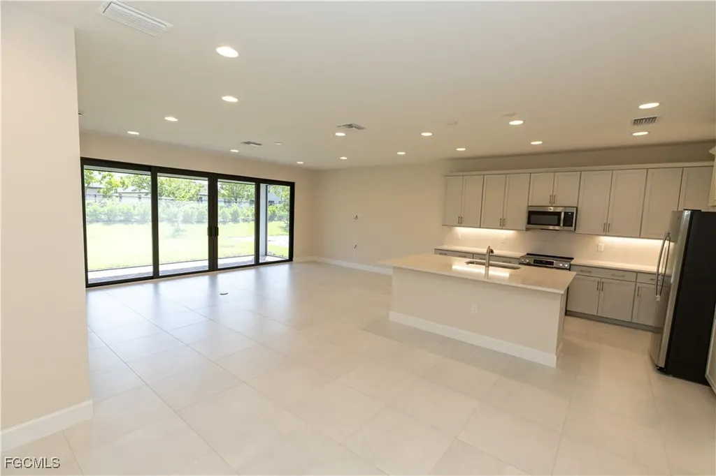3384 Meloy Drive Fort Myers FL 33905