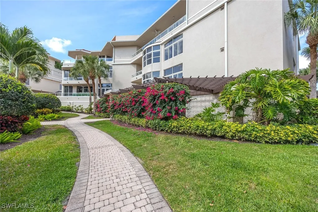 2630 Grey Oaks Drive N Naples FL 34105