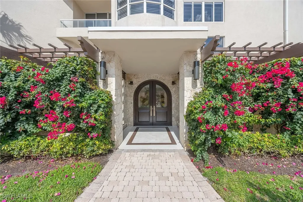 2630 Grey Oaks Drive N Naples FL 34105