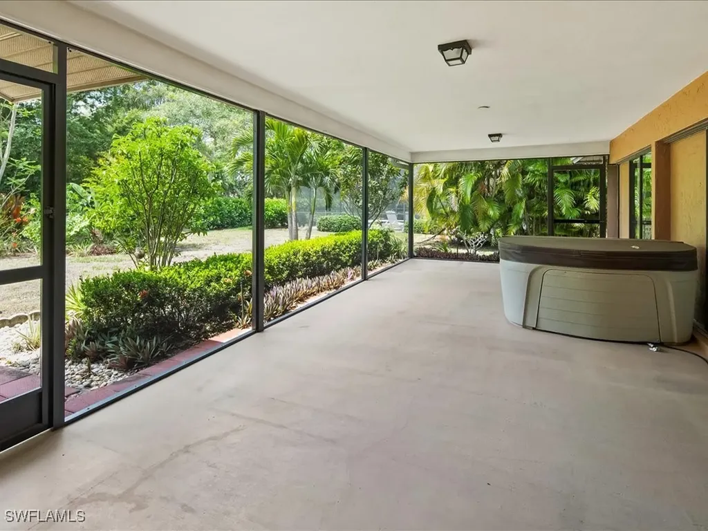 10421 Regent Circle Naples FL 34109