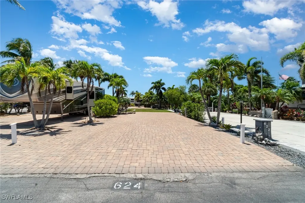 624 Barracuda Bend Fort Myers Beach FL 33931