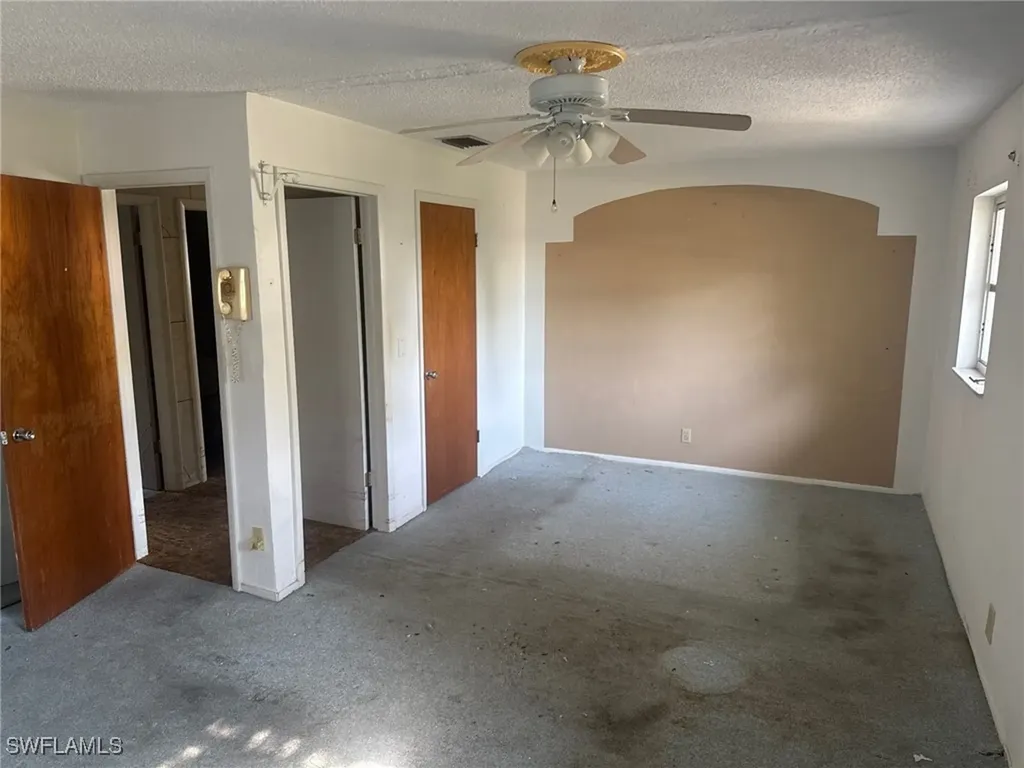 941 Jasmine Street North Fort Myers FL 33903