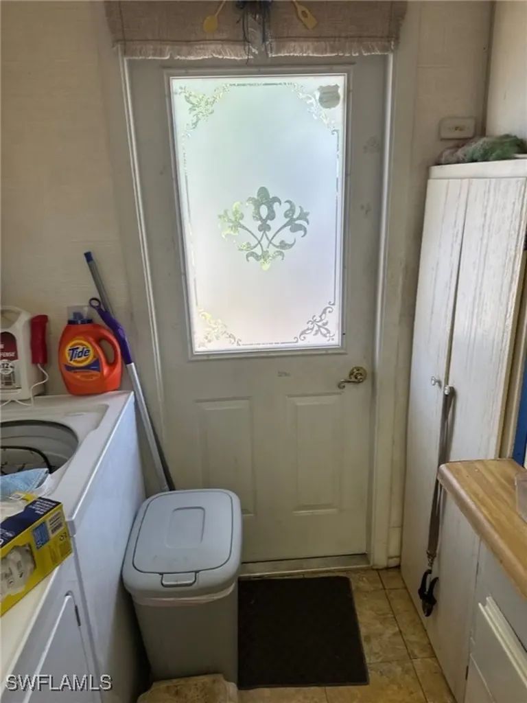 941 Jasmine Street North Fort Myers FL 33903