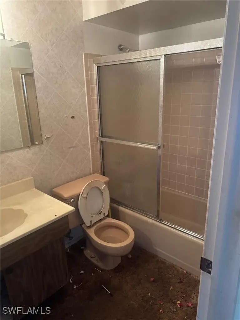 941 Jasmine Street North Fort Myers FL 33903