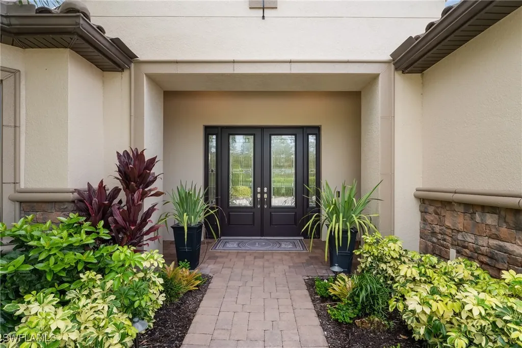 8880 Savona Court Naples FL 34119