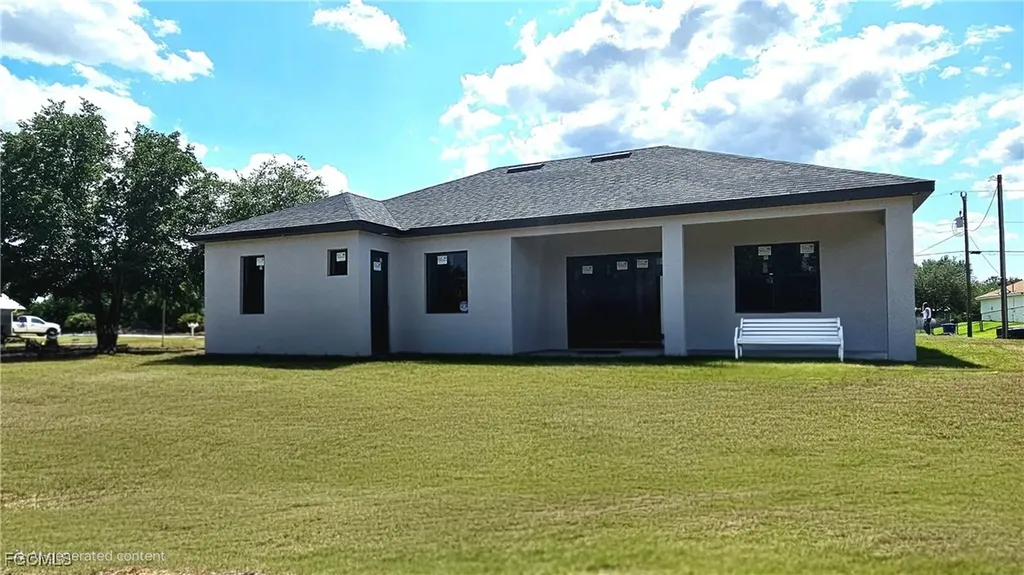 812 Hibiscus Avenue Lehigh Acres FL 33972