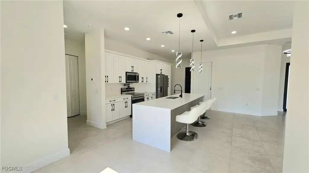 812 Hibiscus Avenue Lehigh Acres FL 33972