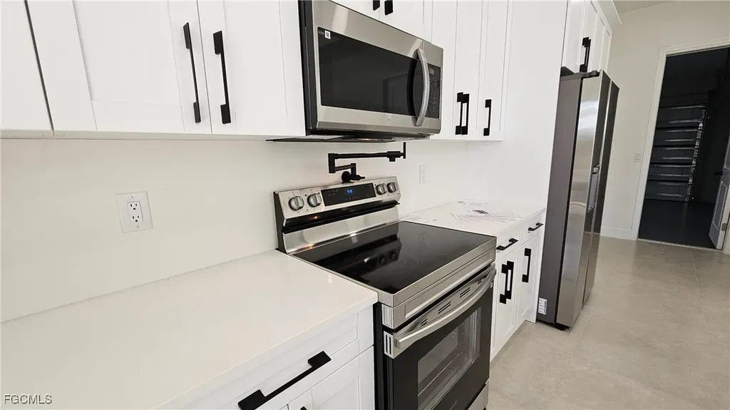 812 Hibiscus Avenue Lehigh Acres FL 33972