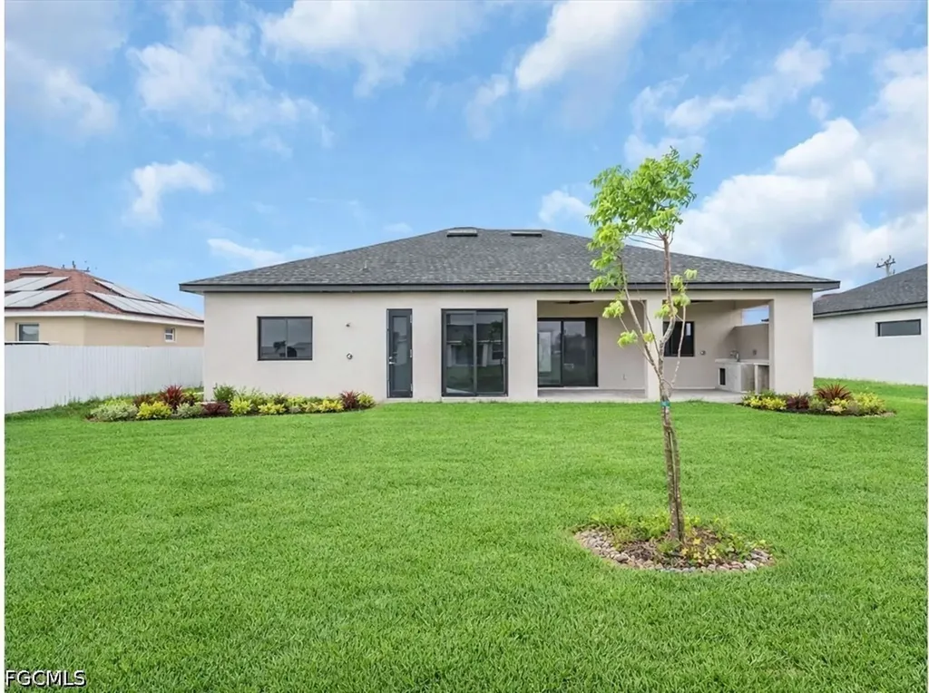 305 Diplomat Parkway E Cape Coral FL 33909